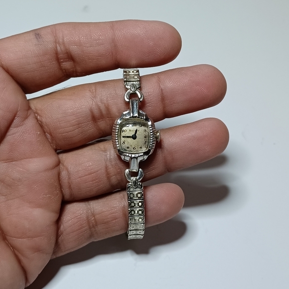 Vintage Bulova L3 10K Rolled Golled Plated Womens Mechanical Wind Up Watch shows - Picture 1 of 4